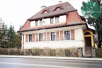 Poniemiecka willa z dużym ogrodem i potencjałem hotelowym dom Darłowo