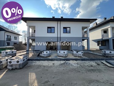 Nowoczesny bliźniak z garażem, 4 pokoje, ogródek dom Nadma