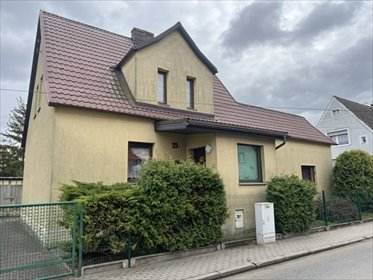 Polecam przestronny dom 232 m² z garażem i ogrodem w Brzegu dom Brzeg, Lwowska