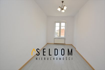 Przestronne 3-pokojowe mieszkanie z piwnicą i pełną infrastrukturą mieszkanie Legnica, Senatorska