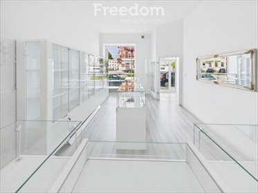 Lokal użytkowy na sprzedaż 69m2 lokal użytkowy Niemodlin, Rynek 24