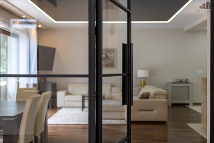 Zapraszam do przestronnego domu 267 m² w Magdalence z widokiem na las dom Magdalenka