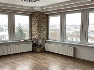 Na sprzedaż przestronny lokal 196 m² w Elblągu z 6 pomieszczeniami lokal użytkowy Elbląg, Rybna