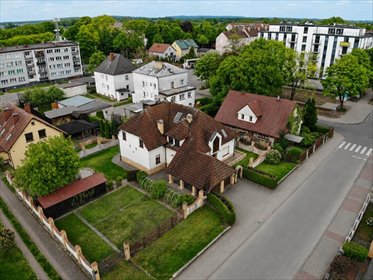 Do sprzedania przestronny dom 362 m² z ogrodem i garażem dom Białogard, Kochanowskiego