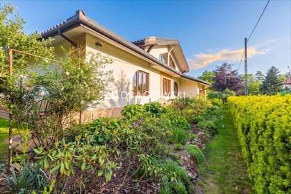 Do sprzedania przestronny dom 329 m² z wysokim salonem i dużym ogrodem dom Milanówek