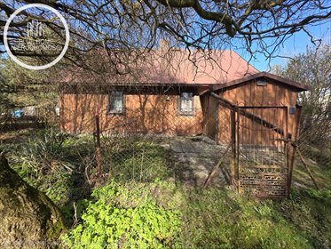 Urokliwe siedlisko z domem i sadem w Nowinach dom Nowiny