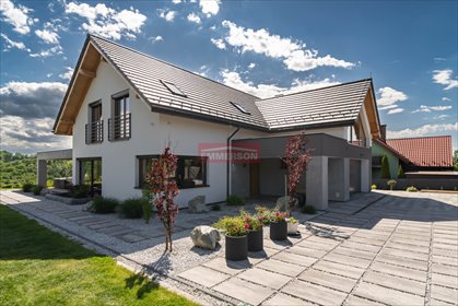 Zapraszam do obejrzenia nowoczesnego domu 244 m² z ogrodem i garażem dom Ochojno