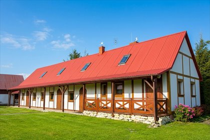 Blisko 8 ha  – Siedlisko pod Stadninę Koni dom Caców