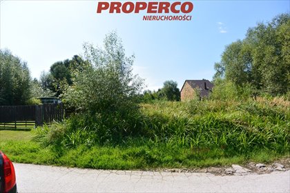 Na sprzedaż działka 5800 m² z domem i mediami w Wolicy działka Chęciny, Wolica