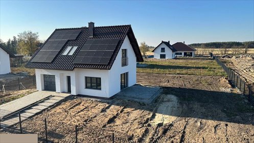 Nowoczesny dom 133 m2 z fotowoltaiką i ogrzewaniem podłogowym dom Kostrzyn nad Odrą, Brzoskwiniowa