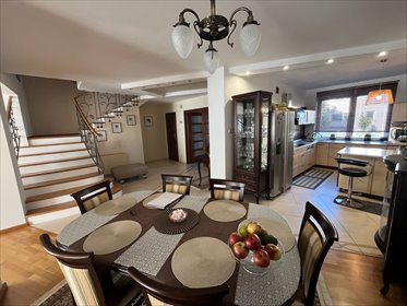 Do sprzedania przestronny dom 109 m² z garażem w Stalowej Woli dom Stalowa Wola, Piaski