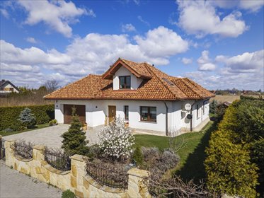 Przestronny dom 250 m² z ogrodem i widokami dom Bystrzyca Górna, Osiedle Sowie