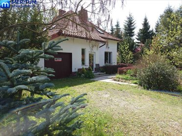 Przestronny dom z antycznym charakterem na dużej działce dom Żabia Wola