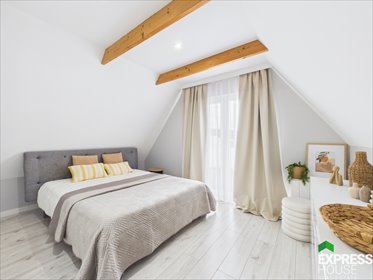 Urokliwy dom 105 m² z dużą działką i zadaszoną wiatą dom Piliki