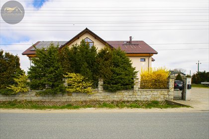 Dom z potencjałem inwestycyjnym i funkcjonalną przestrzenią dom Strzegom