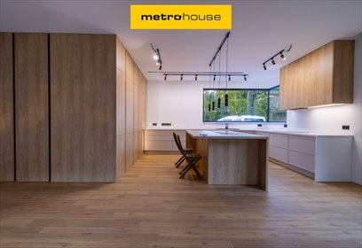 Nowoczesny dom 293 m² z dużą strefą dzienną i prywatnością dom Radonie
