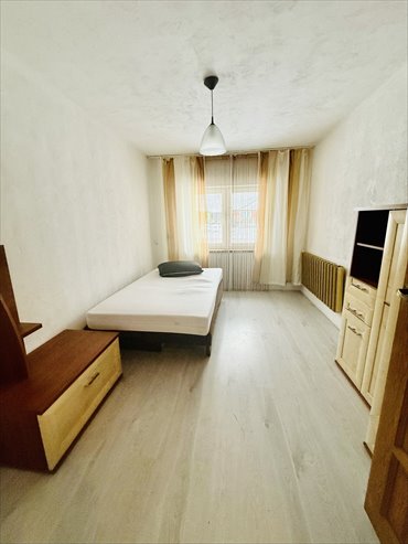 Przestronne 52,91 m² do remontu z ogródkiem i pomieszczeniami mieszkanie Bukowo