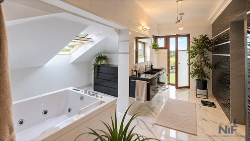 Sprzedam luksusową rezydencję 430 m² z garażem i domem gościnnym dom Wrocław, Jerzmanowo, Jerzmanowo