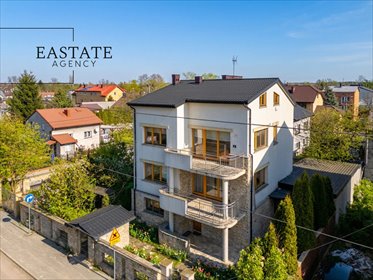 Przestronny dom 300 m² po remoncie, 2 kuchnie, 3 łazienki dom Wołomin, Cicha