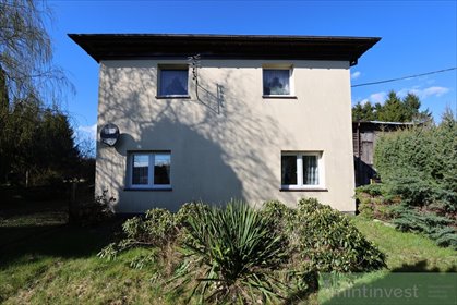 Dom z dwoma niezależnymi mieszkaniami, ogród i budynek gospodarczy dom Kartlewo