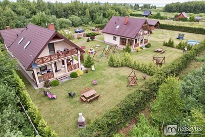 Dwa domki rekreacyjne 316 m², ogrzewanie kominkiem polecam dom Podamirowo