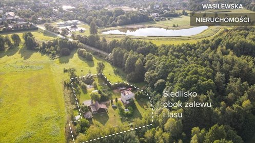Siedlisko: 2 domy, budynki gospodarcze, staw dom Michałowo