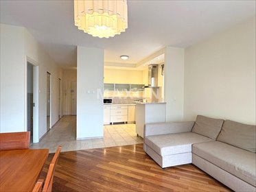 Wynajmę przestronne 2-pokojowe 64 m² z balkonem i pełnym wyposażeniem mieszkanie Warszawa, Ursynów, ul. Braci Wagów