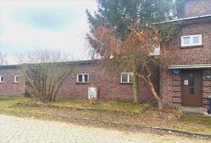 Na sprzedaż przestronne 2-pokoje 44 m² w spokojnej okolicy nad jeziorem mieszkanie Gościm