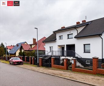 Dom bliźniak 159m2 z dużym ogrodem i piwnicą dom Mosty, Jesionowa