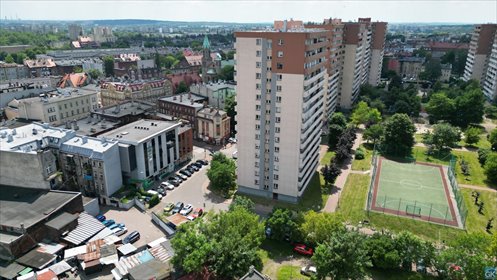 Przestronne 3-pokojowe mieszkanie z balkonem i piwnicami mieszkanie Chorzów, Centrum, Opolskiego