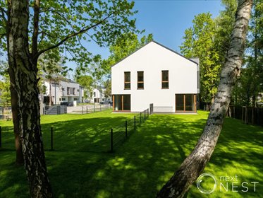 Nowoczesny dom bliźniak z ogrodem i prywatnym parkiem dom Warszawa, Wawer, Zagórzańska