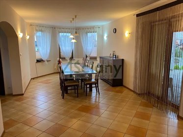 Przestronny dom 274 m² z dużą działką i garażem w Żyrardowie dom Żyrardów