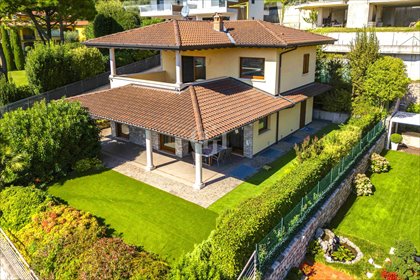 Luksusowa willa z panoramicznym widokiem na jezioro Iseo dom Sarnico