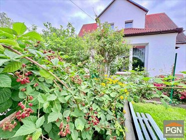 Urokliwy dom 100 m² z ogrodem, garażem i bliskościami - polecam! dom Trzebiatów, Zagórska