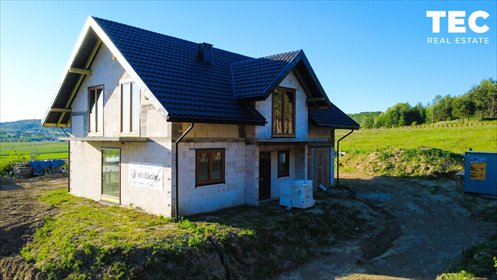Dom w stanie surowym z garażem i dużym potencjałem dom Nienadowa