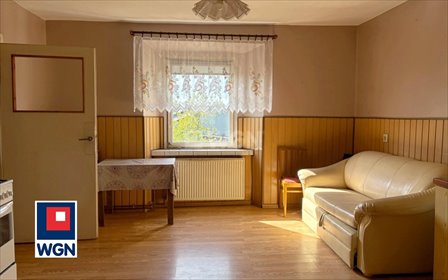 Na sprzedaż mieszkanie do remontu z ogródkiem i komórkami w Borowinie mieszkanie Borowina, Borowina