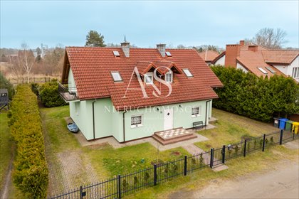 Dom z 2 niezależnymi mieszkaniami, blisko plaży dom Kołczewo