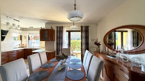 Przestronny dom dwurodzinny 256 m2, ogród, blisko Wrocławia dom Dobrzykowice, Agatowa