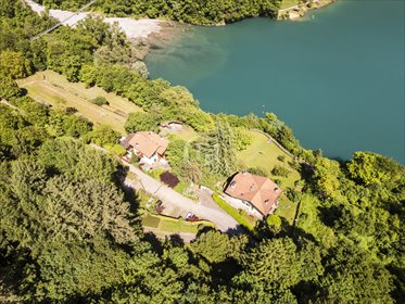 Ekskluzywne domy nad jeziorem Tenno z panoramicznymi widokami dom Tenno