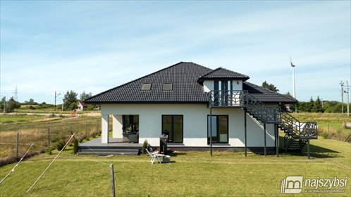Do sprzedania przestronny dom 390 m² z dwoma niezależnymi mieszkaniami dom Kołobrzeg, Stramnica