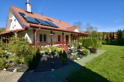 Do sprzedania luksusowa posiadłość z prywatnym lasem i stawem dom Zaborów