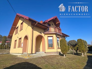 Dom z garażem i widokiem na działkę 140 m² dom Florynka