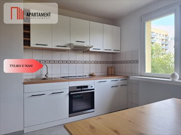 Wynajmę przestronne 3 pokoje z loggią w spokojnej okolicy mieszkanie Wrocław