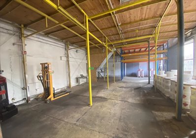 Magazyn 260 m² z biurami, ogrzewaniem i parkingiem magazyn Warszawa, Bielany Radiowo