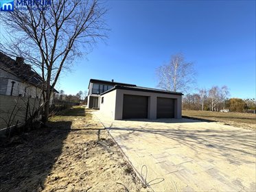 Nowoczesny dom 166 m² z garażem i dużą działką dom Szczęsne
