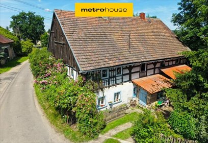 Urokliwy dom szachulcowy z historią i przestrzenią do aranżacji dom Chmielno