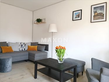 Umeblowane mieszkanie 33 m2 z balkonem i miejscem garażowym mieszkanie Konstancin-Jeziorna, ul. Bielawska