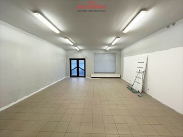Lokal 48 m2 z witrynami, parking, blisko ulicy lokal użytkowy Police
