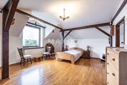 Przestronny dom z ogrodem, garaż, nowoczesne wykończenie dom Łomianki