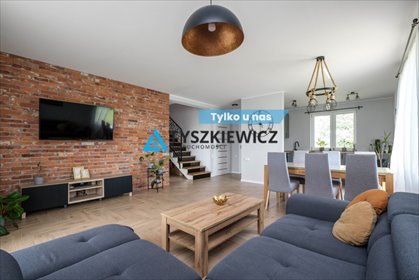 Nowoczesny dom z panelami fotowoltaicznymi w Bronowie dom Bronowo